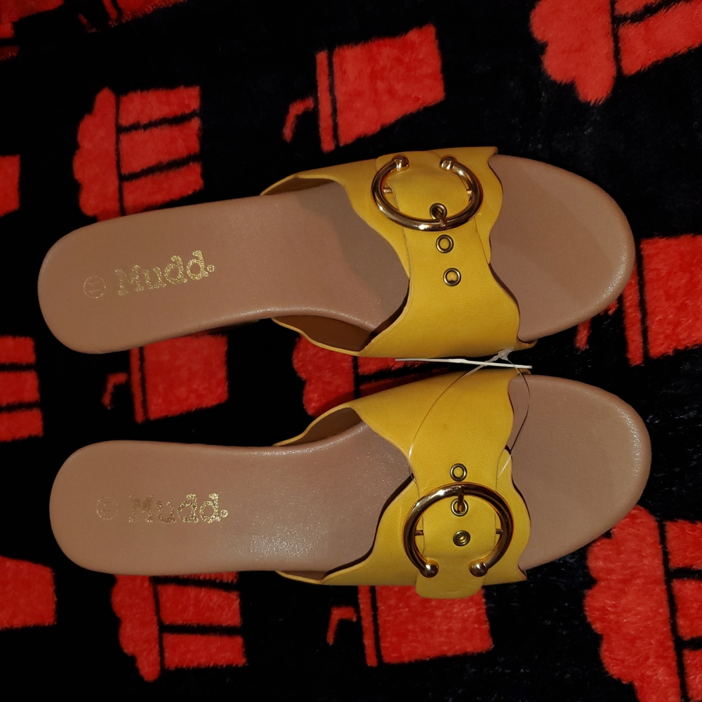 Mudd Yellow Sandals Vibrant Style